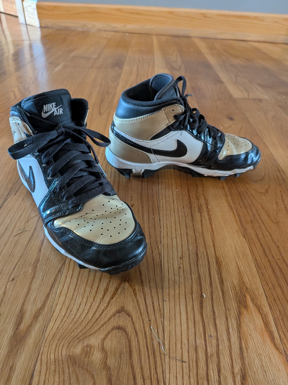 Boy's Nike Air Jordan 1 Mid GS Cleats